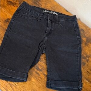 Universal Thread Long Black Denim Shorts size 0 - EUC